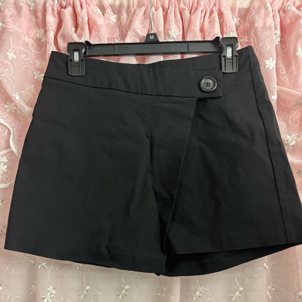 Joe Benbasset Black Skorts